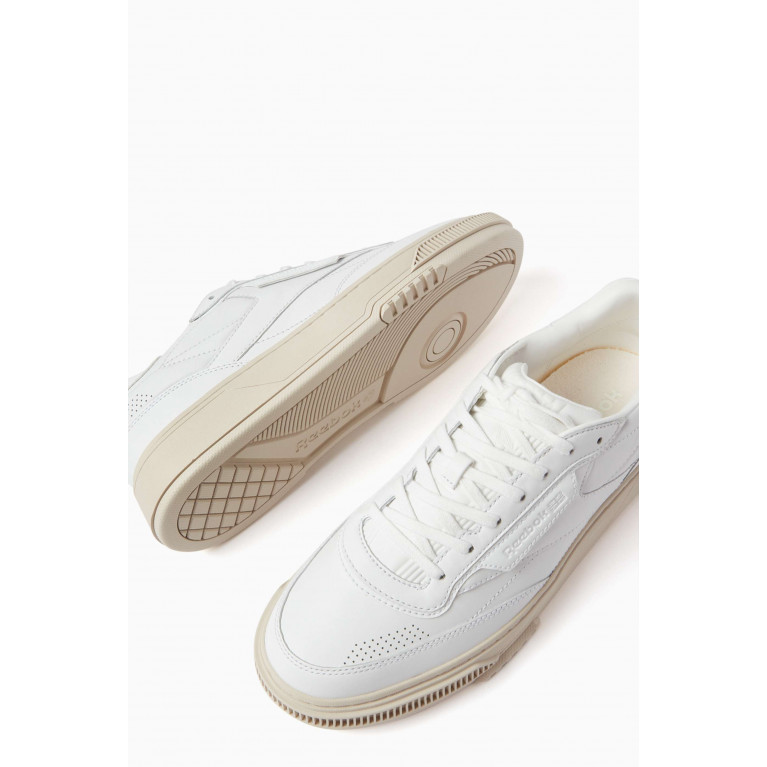 Reebok - Club C LTD Sneakers in Leather White