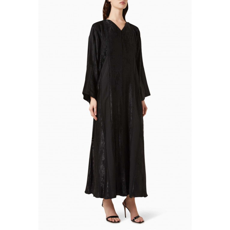 Rauaa Official - Pleated Lace-embroidered Abaya