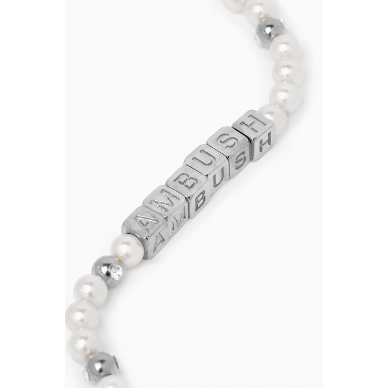 Ambush - Pearl Letterblock Bracelet in Silver Silver
