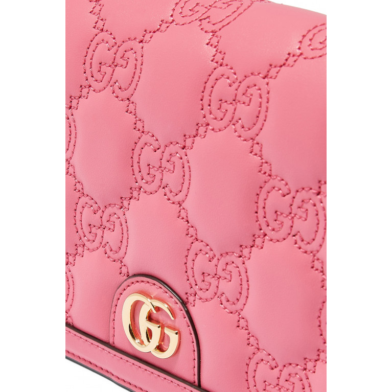 Gucci- GG Matelassé Chain Wallet Pink