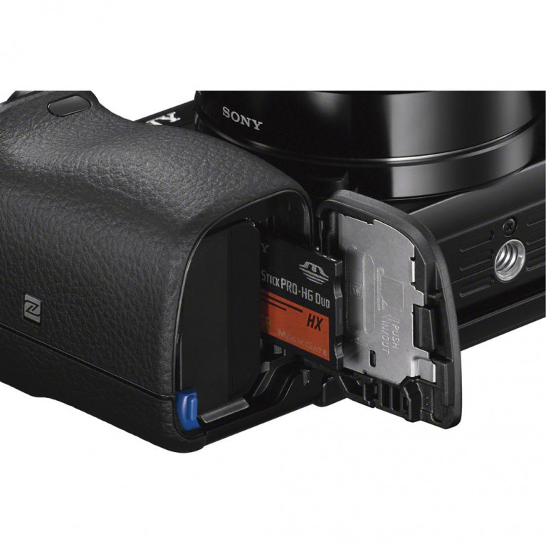 Фотоаппарат SONY A6000 16-50mm/F3.5-5.6 Kit Black 